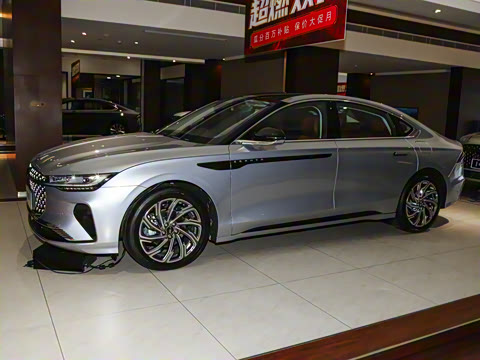 2025�� 2.0T ���ݰ�