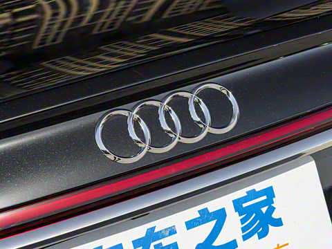 2025�� A8L 45 TFSI quattro ������
