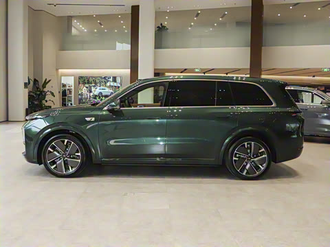 2025�� Ultra ���ܻ��°�