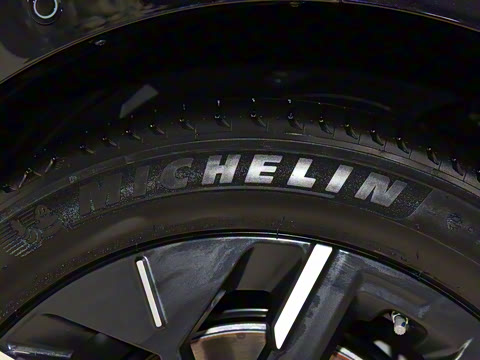 2025�� 825 Max��