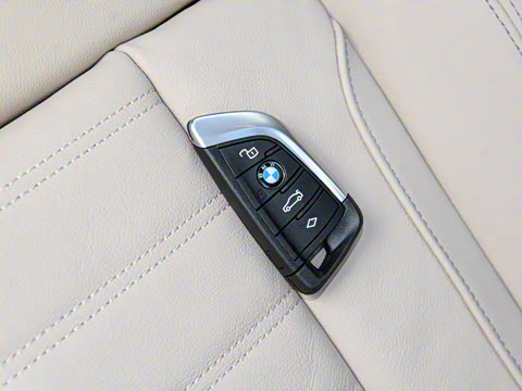 2025�� 225i M�˶���ҹ��װ