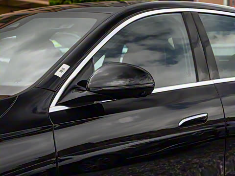 2025�� E 300 L ������