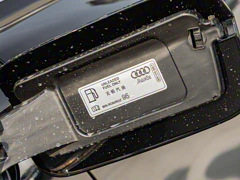 2025�� 40 TFSI ����������