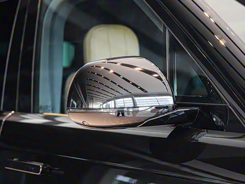 2025�� 400PS Dynamic SE