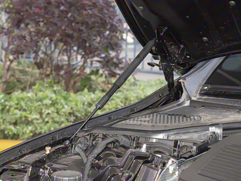 2025�� �Ŀ� E 300 L ������