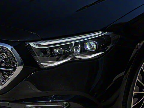 2025�� E 300 L ����˶���