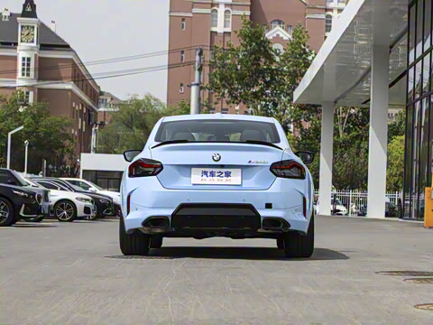 2025�� M240i xDrive