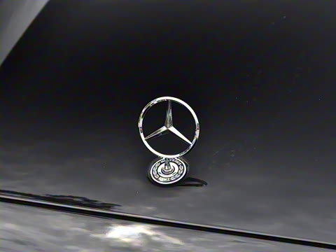 2024�� �Ŀ� E 300 L ������