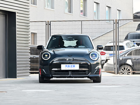 2025�� JOHN COOPER WORKS