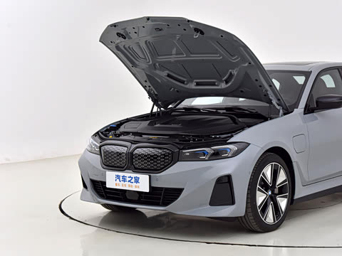 2025�� eDrive 40 L ��ҹ�˶���װ