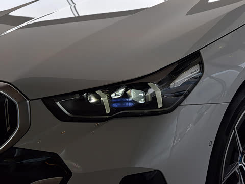 2024�� eDrive 35L M�˶���װ