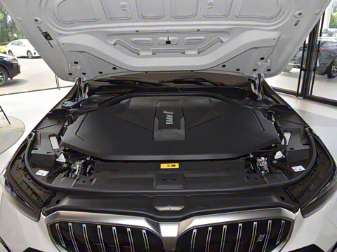 2024�� eDrive 35L M�˶���װ