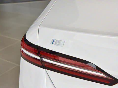 2024�� eDrive 35L M�˶���װ