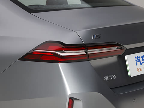 2025�� eDrive 40L M�˶���װ