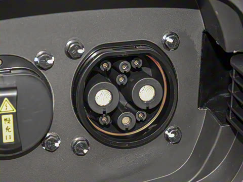 2025�� Mate 300km׷���