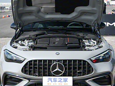 2024�� AMG CLE 53 4MATIC+ ���ܳ�