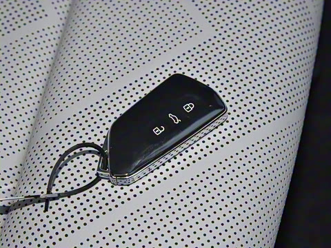 2025�� �Ŀ� 300TSI R-Line