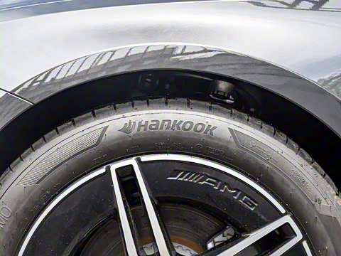 2025�� �Ŀ� E 260 �˶���