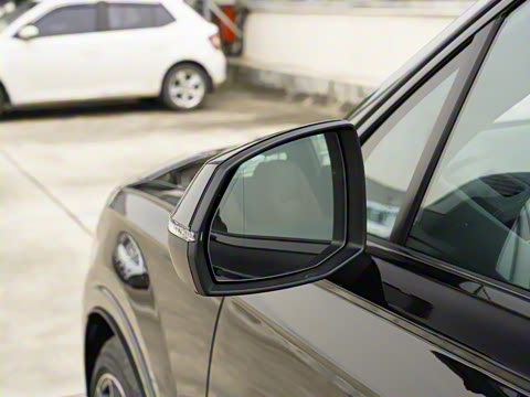 2025�� 55 TFSI quattro S line��ѩ�˶���