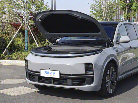 2025�� Ultra ���ܻ��°�