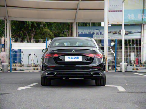 2025�� �Ŀ� E 260 �˶���