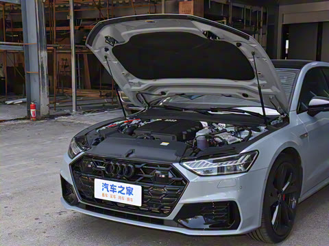 2025�� 45 TFSI quattro RS �׼����ٰ�