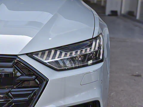 2025�� 45 TFSI quattro RS �׼����ٰ�