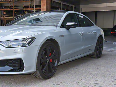 2025�� 45 TFSI quattro RS �׼����ٰ�