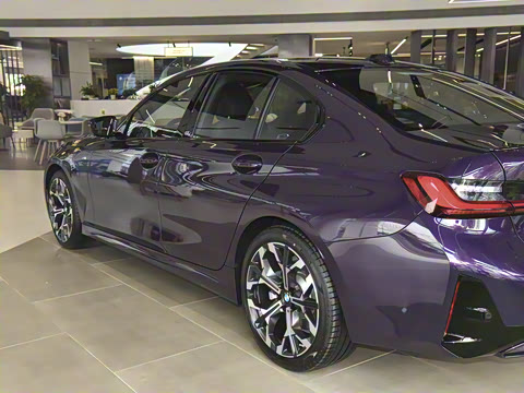 2025�� 330i 50����������