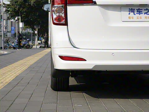 2024�� 2.0L �ֶ�������CNG 9��