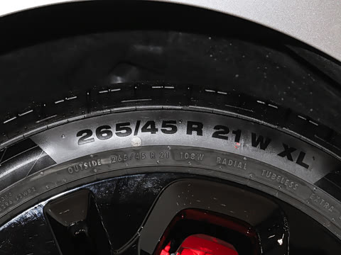 2025�� P400 SPORT