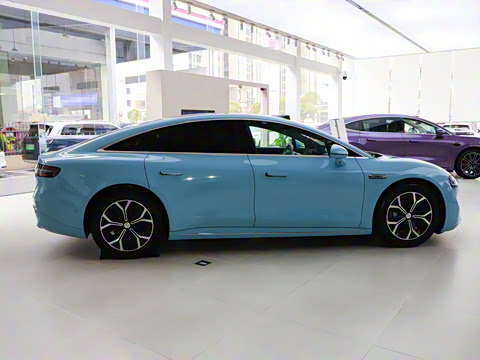 2025�� 705km Max