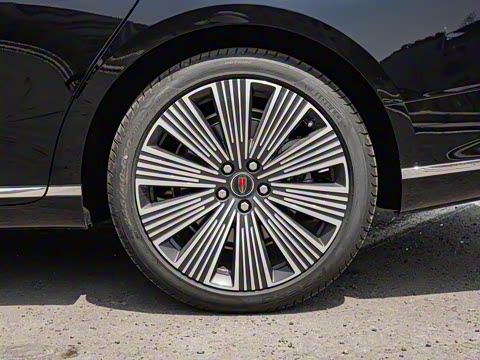 2025�� 2.0T ����������������� 5��