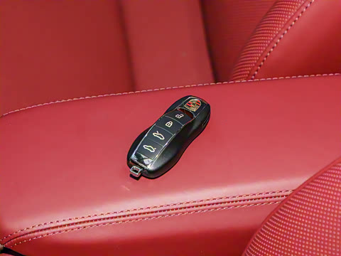 2022�� Boxster 2.0T