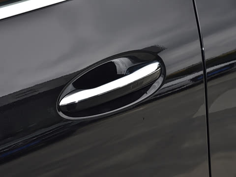 2025�� �Ŀ� GLC 260 L 4MATIC ������