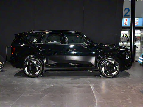 2025�� 580 Wave AWD GT-Line