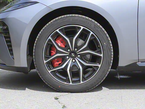 2025�� ���� 650ProѲ����