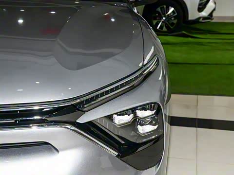 2025�� 1.6T �����