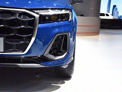 2025�� 55 TFSI quattro S line�����