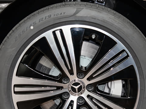 2025�� 500 4MATIC ������