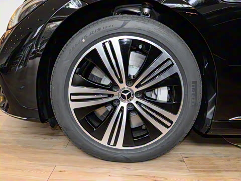 2025�� 500 4MATIC ������