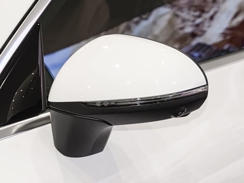 2025�� �Ŀ� GLC 260 L 4MATIC ������