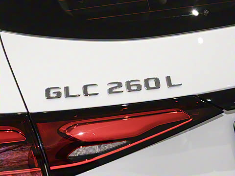 2025�� �Ŀ� GLC 260 L 4MATIC ������
