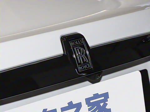 2025�� Black Badge