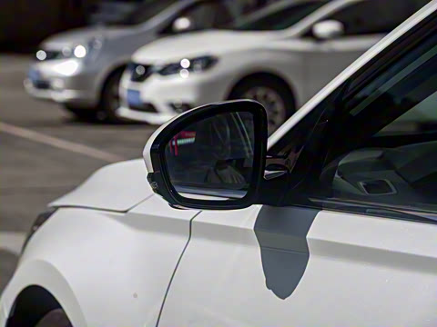 2022�� 2.0L XL-Upr ������