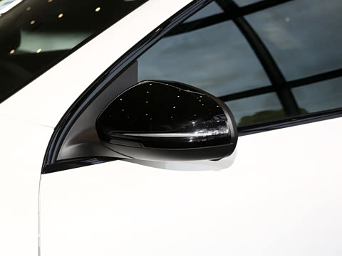 2025�� AMG GLA 35 4MATIC