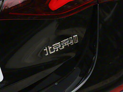 2025�� �Ŀ� E 300 L �����˶���