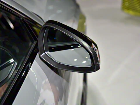 2025�� 200���������� 40 TFSI ���������� B&O ��ҹ��