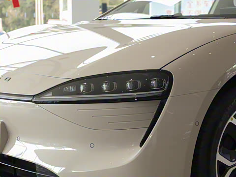 2025�� 705km Pro