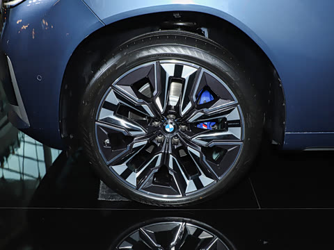 2025�� xDrive30L ������ M�˶���װ